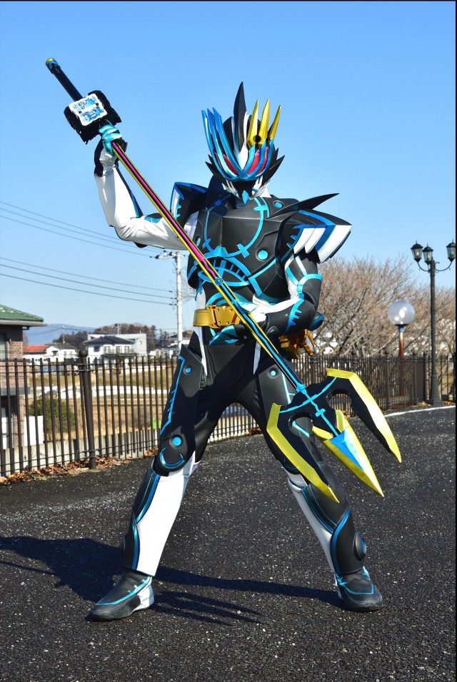 Imagem: O novo rider de 'Kamen Rider Saber'.