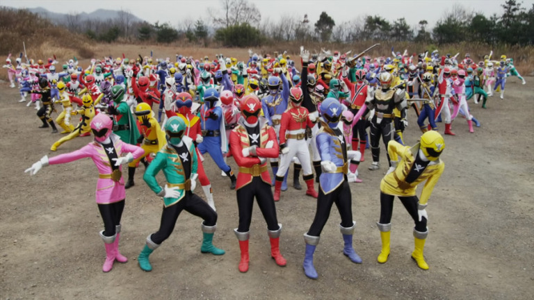 Imagem: Um festival de heróis de Super Sentai.