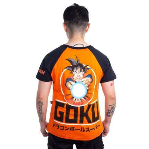 Camiseta laranja Goku soltando kamehameha costas.