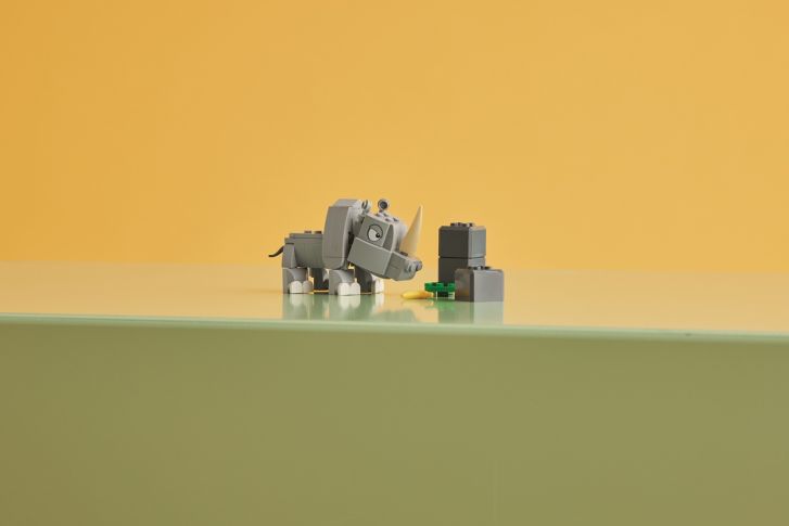 imagem: coleção LEGO de Rambi, o Rinoceronte