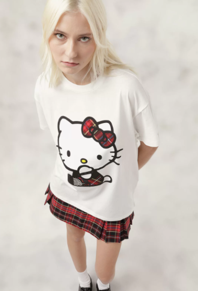 imagem: camiseta da hello kitty.