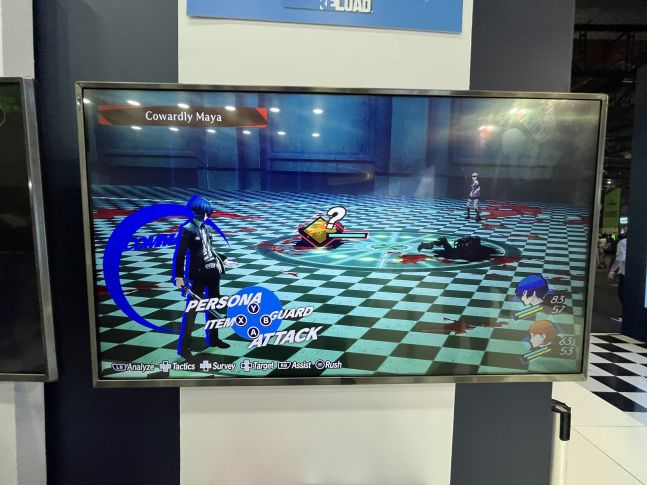 imagem: trecho de uma batalha na demo de Persona 3 Reload